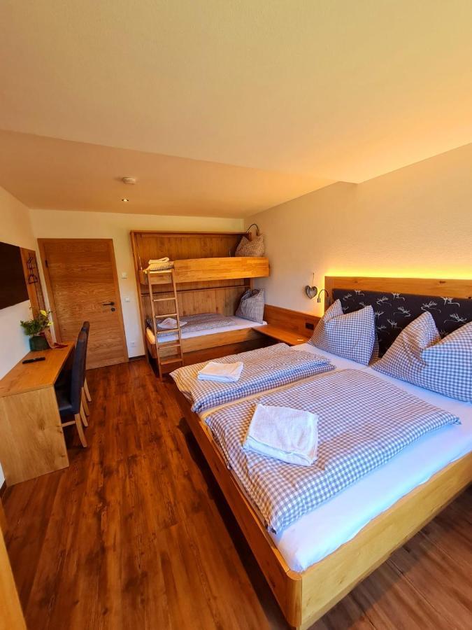 Gut Stein Panoramalodge มึลบาค อัม โฮคเคอนิก ภายนอก รูปภาพ