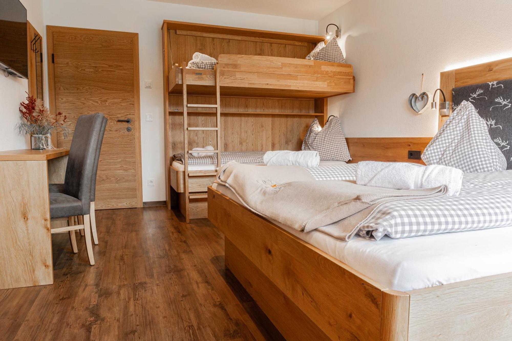 Gut Stein Panoramalodge มึลบาค อัม โฮคเคอนิก ภายนอก รูปภาพ